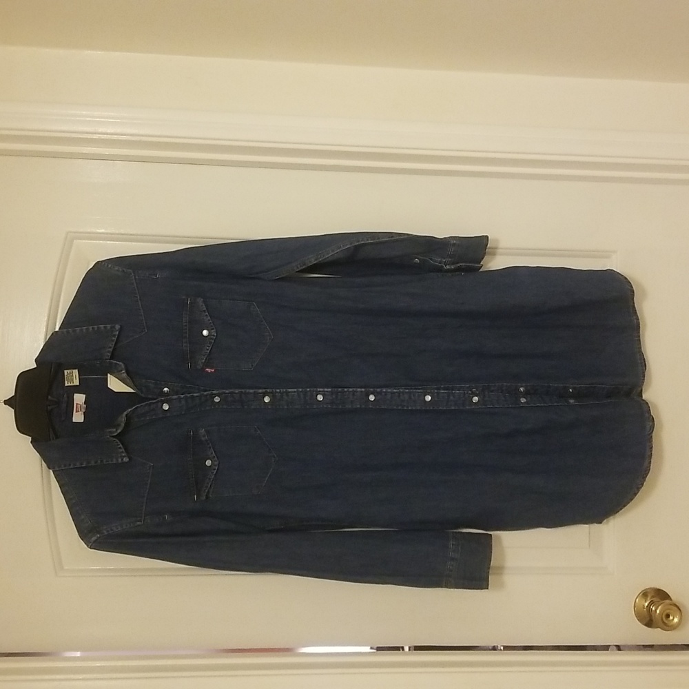 Women Levi's denim dress size small